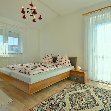 App Rosi Apartment Porec Bagian luar foto