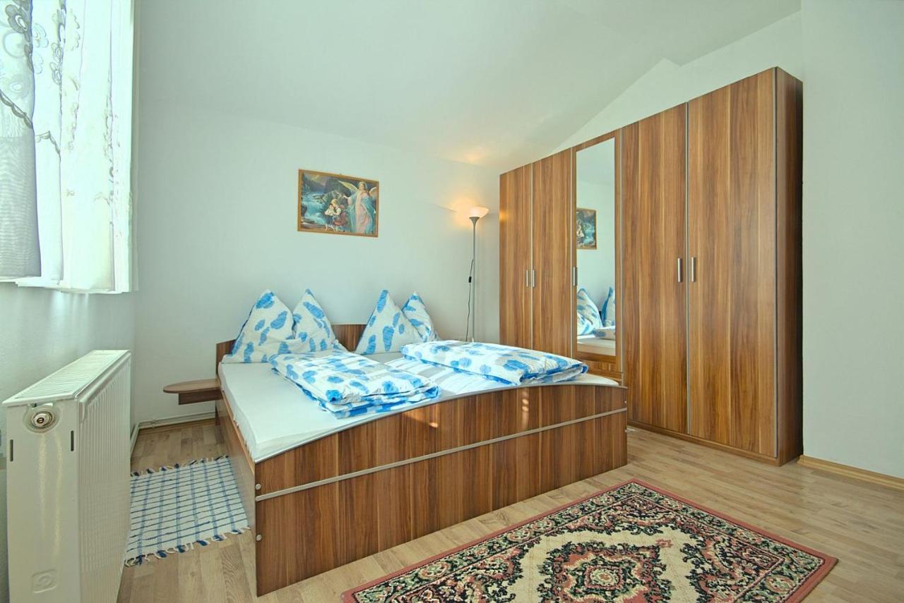 App Rosi Apartment Porec Bagian luar foto
