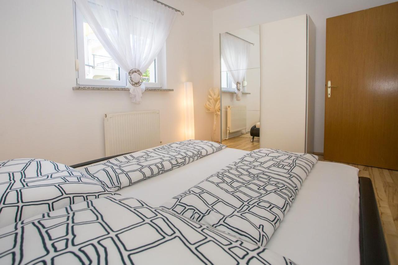 App Rosi Apartment Porec Bagian luar foto