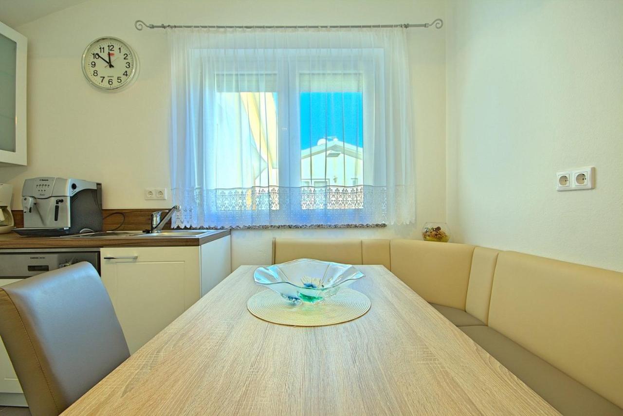 App Rosi Apartment Porec Bagian luar foto