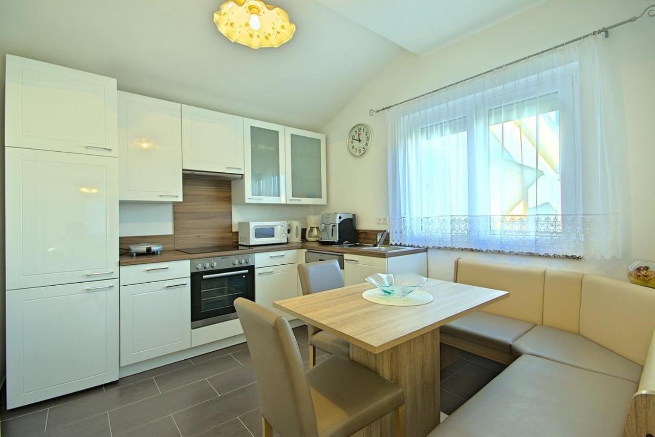 App Rosi Apartment Porec Bagian luar foto