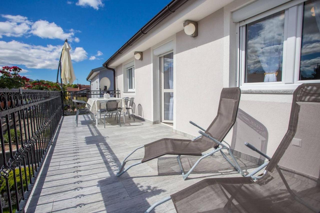 App Rosi Apartment Porec Bagian luar foto
