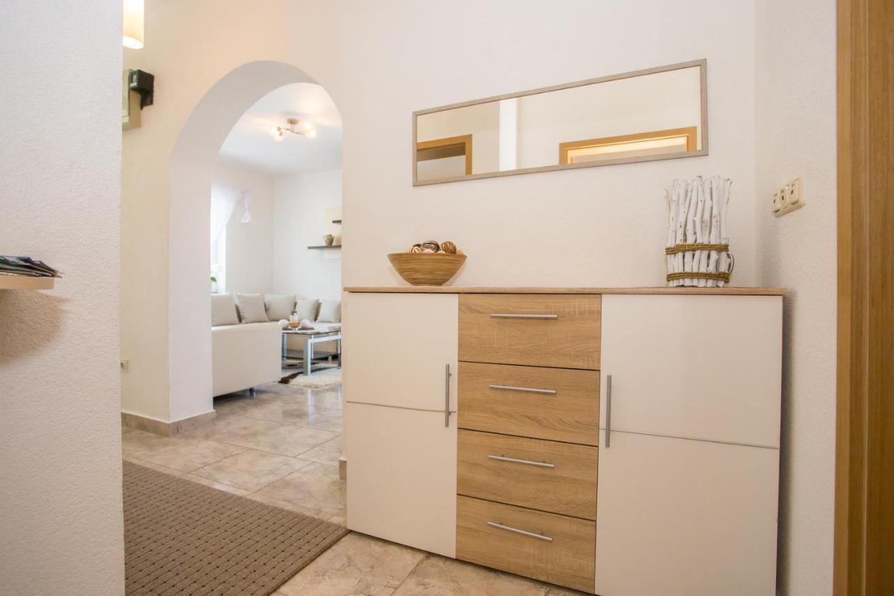 App Rosi Apartment Porec Bagian luar foto