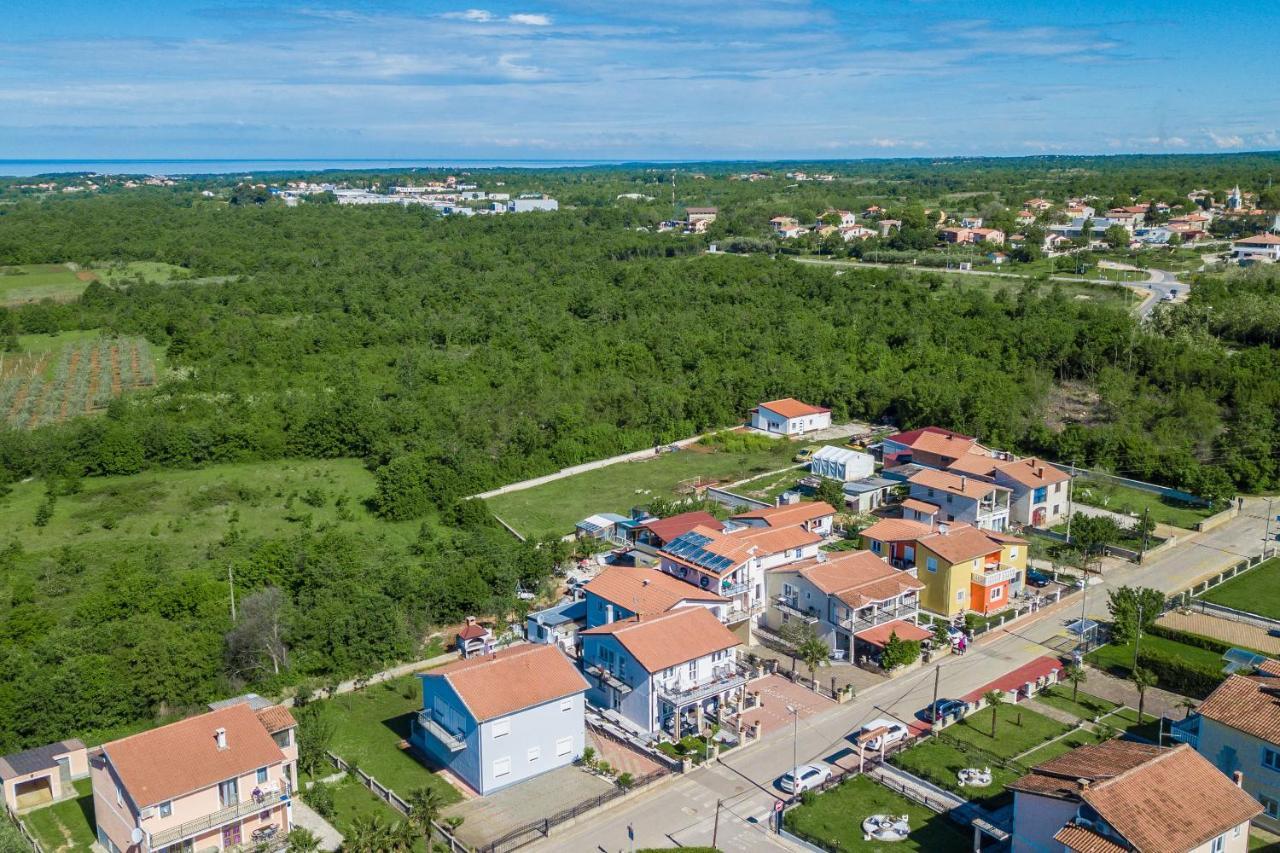 App Rosi Apartment Porec Bagian luar foto